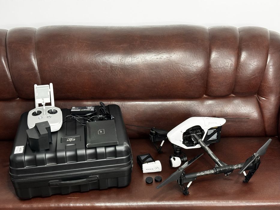 Drona profesională DJI INSPIRE 1+Zenmuse X3,geantă transport,2 baterii