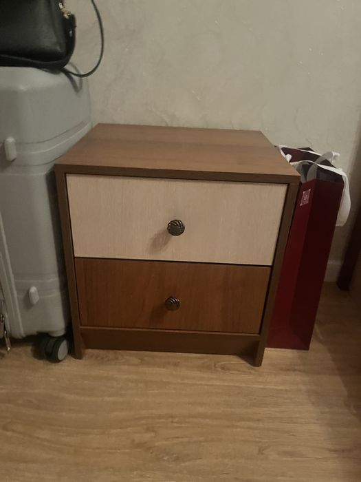 Спальный гарнитур как новый| шкаф,тумбы,комод”