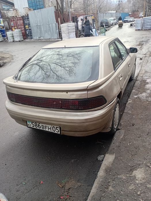 Мазда 323.  Объём 1.6