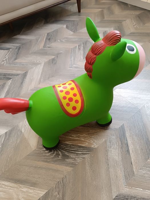 Продам ослика для малыша б/у