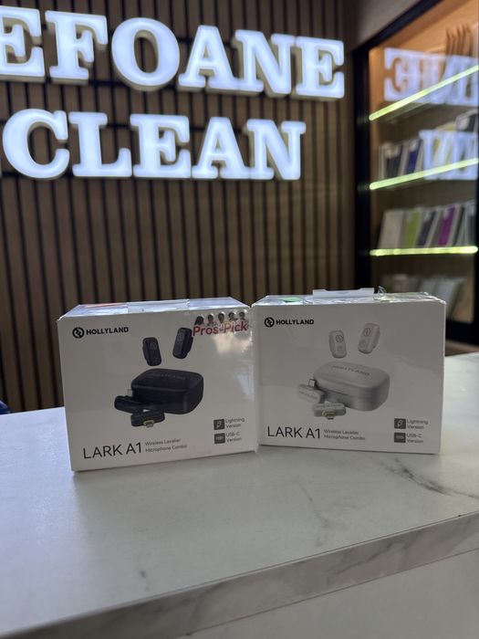 Hollyland Lark A1 wireless lavalier microphone combo