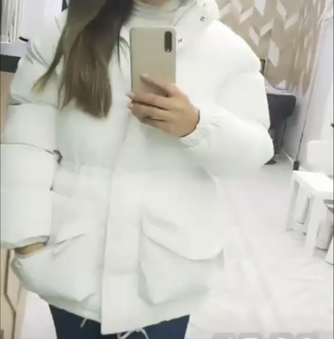 Куртка беоая 42-46 размер