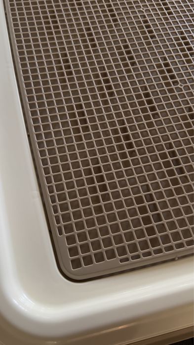 Лоток для собак и кошек.