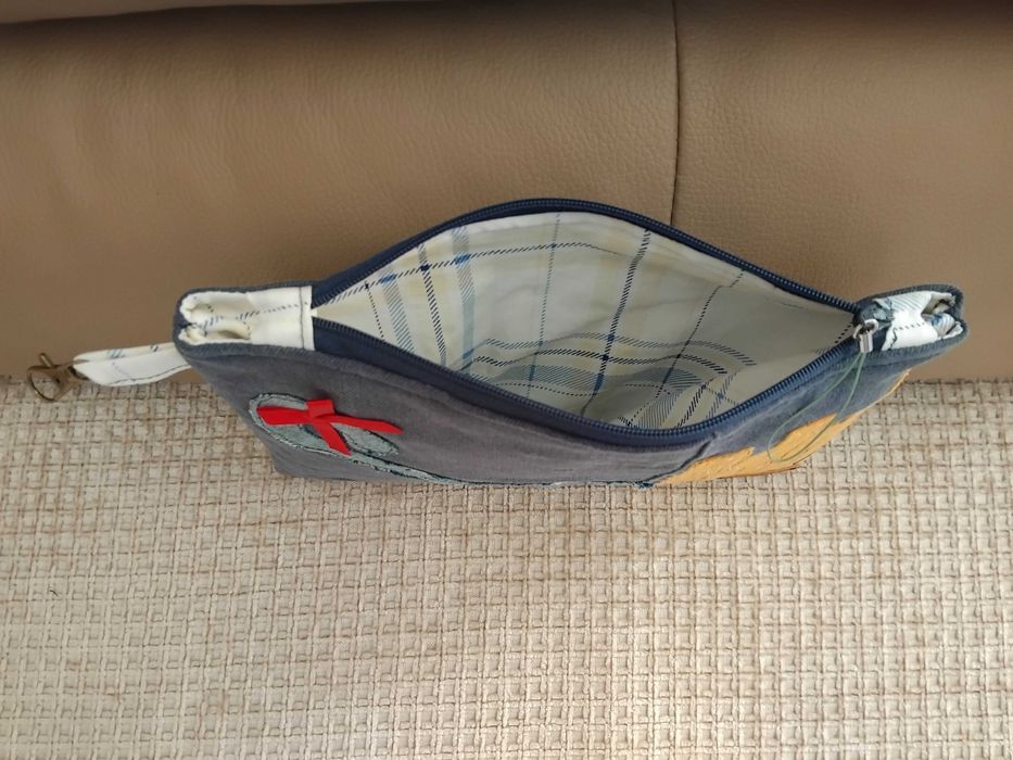 Цветни, текстилни несесери с котета