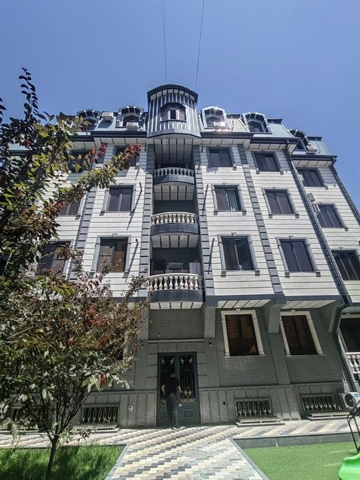 Продам 3 ком квартиру в элитном закрытом доме,рядом с  Ширин табака