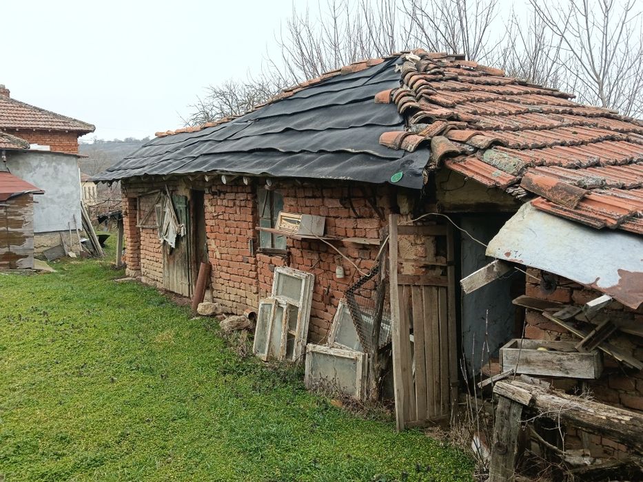 Къща в центъра на с. Сяново