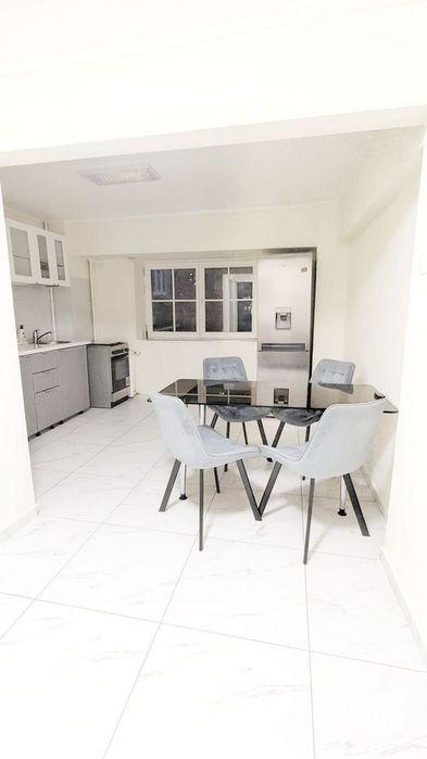 Alba Iulia,Unirii, 3 Camere 103 mp 2 bai, Refacut Total, Locuit, Birou