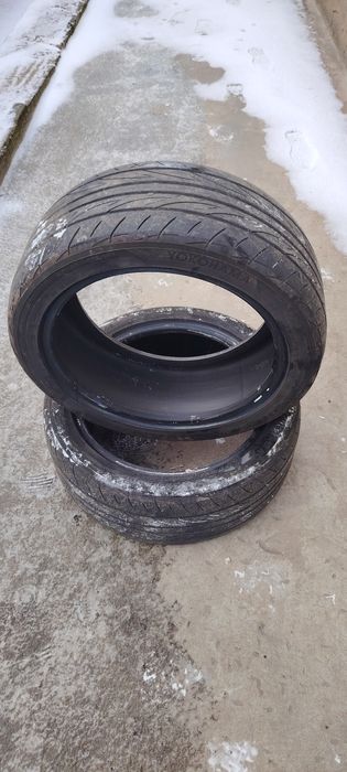 Vând 2 anvelope de vară