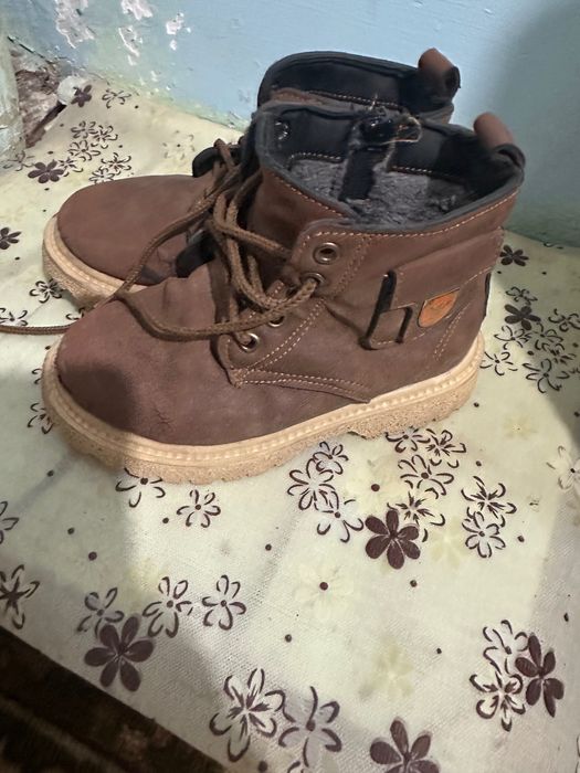 Отдам даром детские одежды и обувь  bolalar oyoq kiyimlari tekin