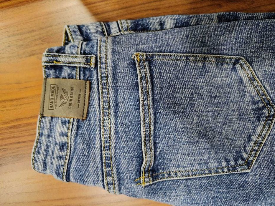 Fiesta.  Джинсы на подростка