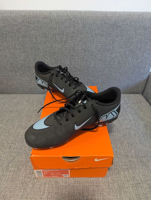 Ghete fotbal Nike Mercurial Vapor 16 CLUB FG/MG 39