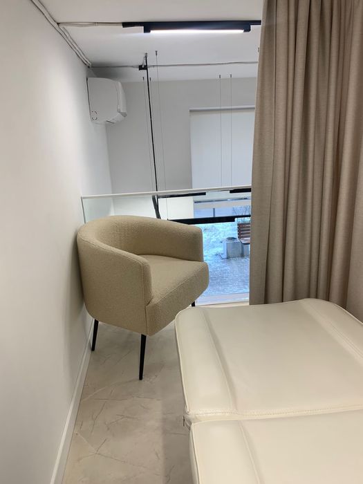 Сдам кушетку в салоне красоты