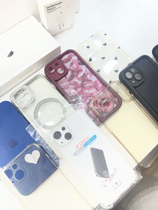 Продам Айфон 13.