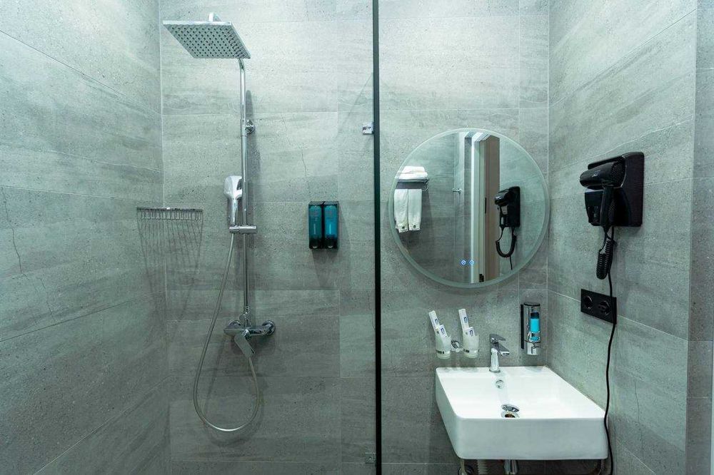 Продаётся Гостиница с Рестораном Вдоль Большой Дороги!