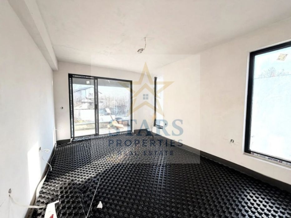 Продажба Къща гр. Варна - м-т Пчелина 250m²