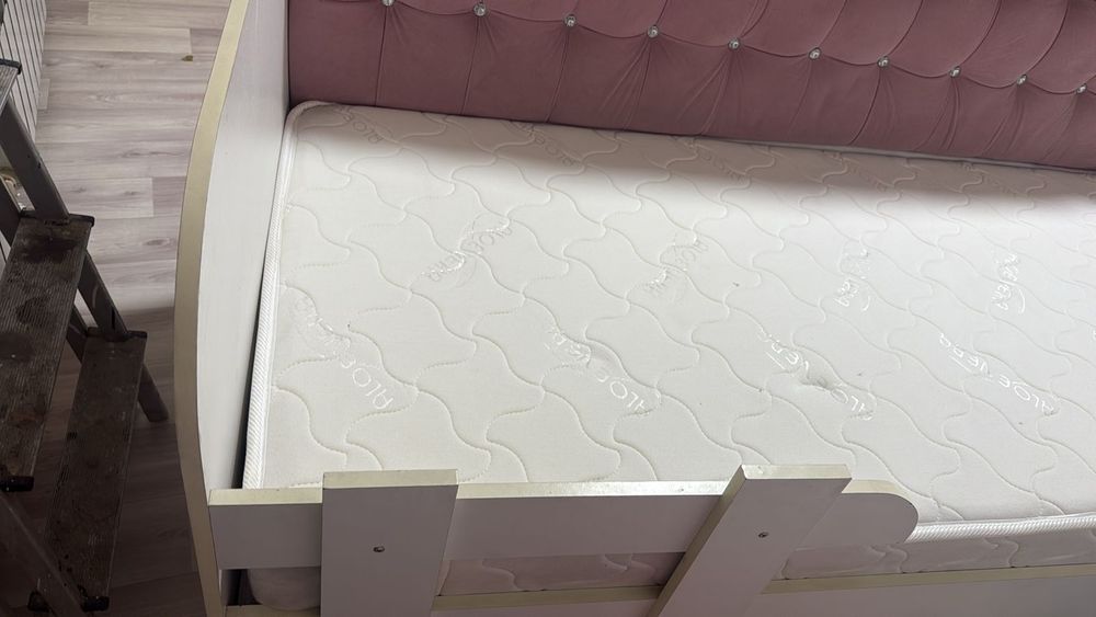 Продам кроватку, 180см