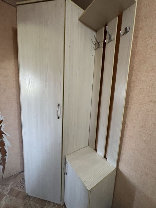 Продам б/у прихожку