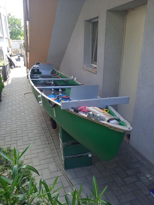 Canoe cu motor Suzuki 2cp