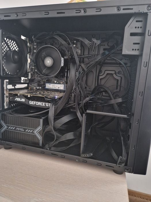 PC Ryzen 5 4500 gtx 1660 super NOU