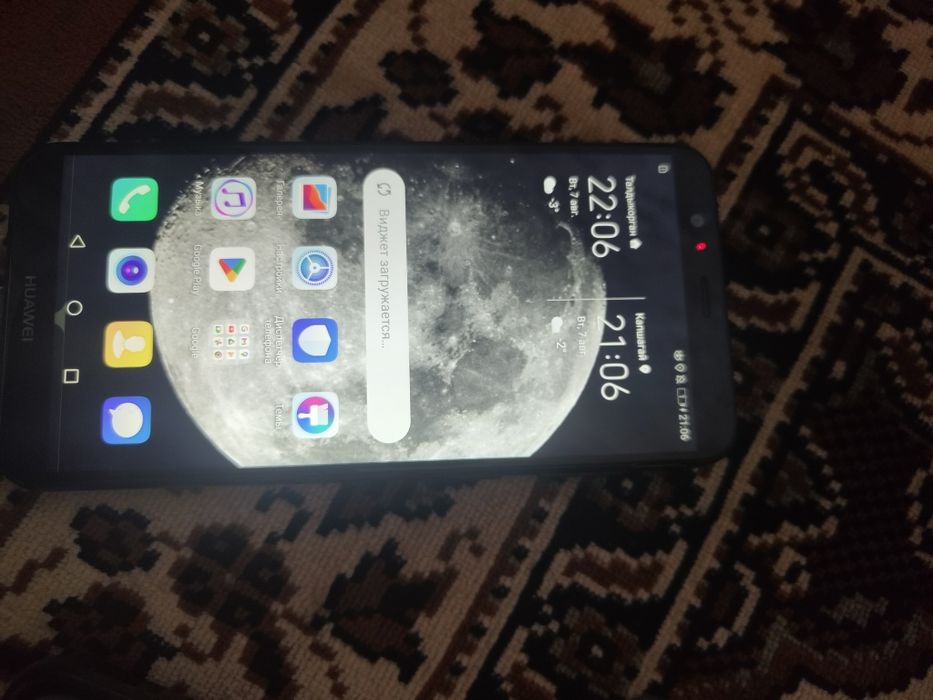 Huawei P smart, год выпуска 2019, 1 минус динамик слабый