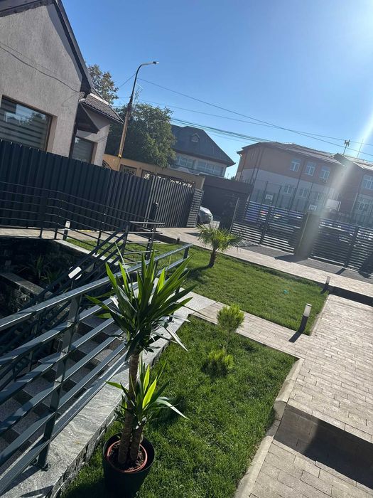 inchiriez post frizerie si manichiura