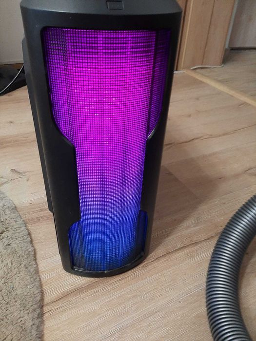 Carcasa interesanta PC - (vine cu un ventilator de 120mm)