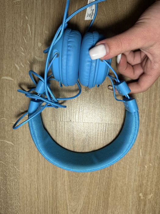 Сини големи слушалки