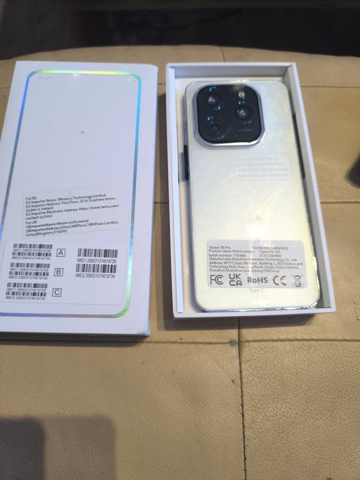 Подходящ за възрастни с големи цифри и екран