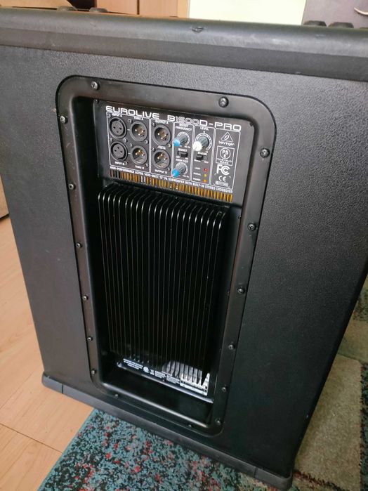 4 basi subwooferi activi 1 Behringer 1 alto 2 Electrovoice elx 118P