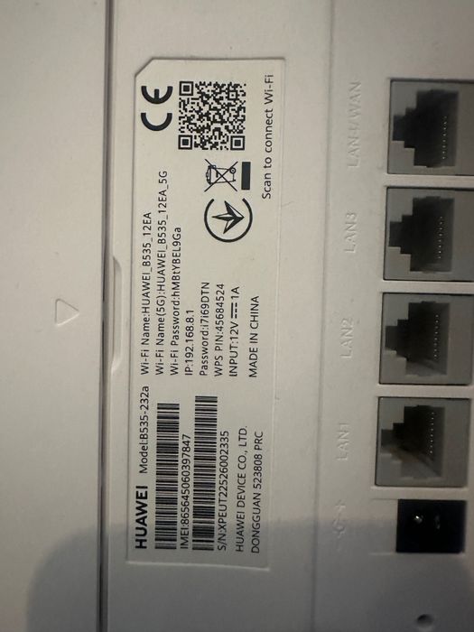 Router wireless cu cartela SIM Huawei