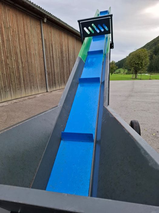 Транспортьор ,нов