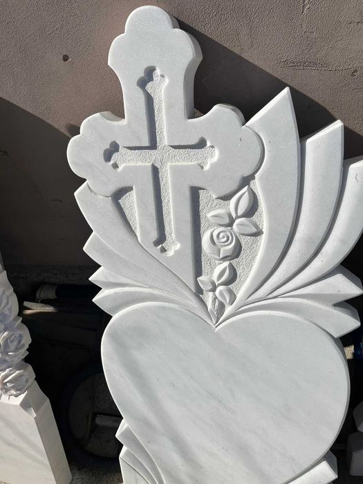 Execut monumente funerare