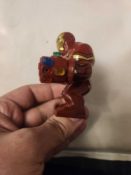 9 минифугурки от алтернативен конструктор