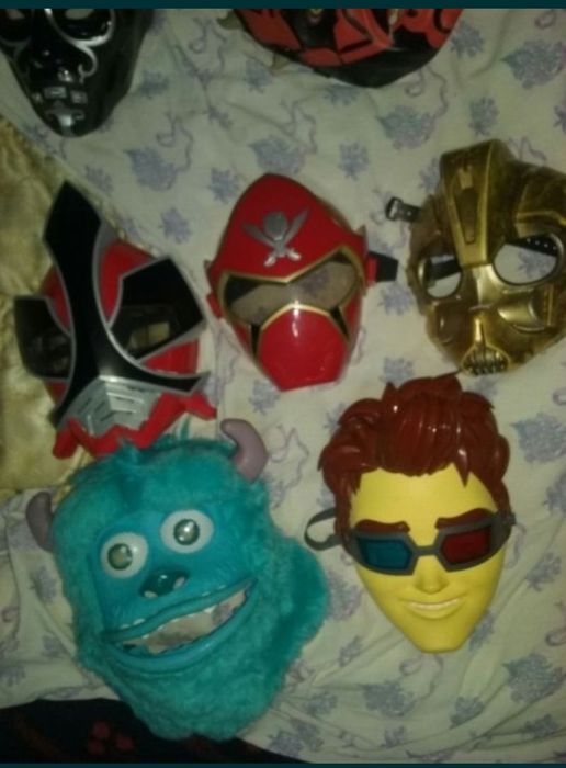 Vand colectie 160 de masti diferite,masca,carnaval, teatru, inchiriat