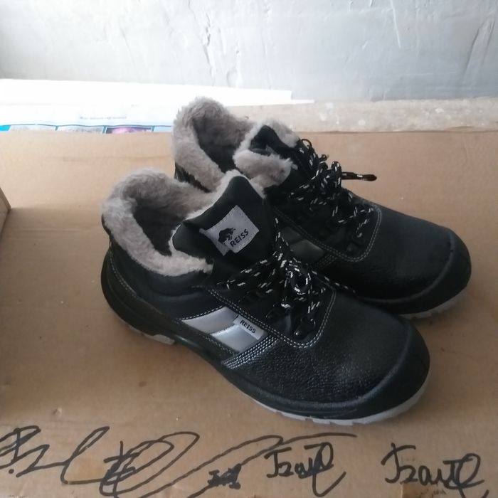 Ботинка зимний раз.43