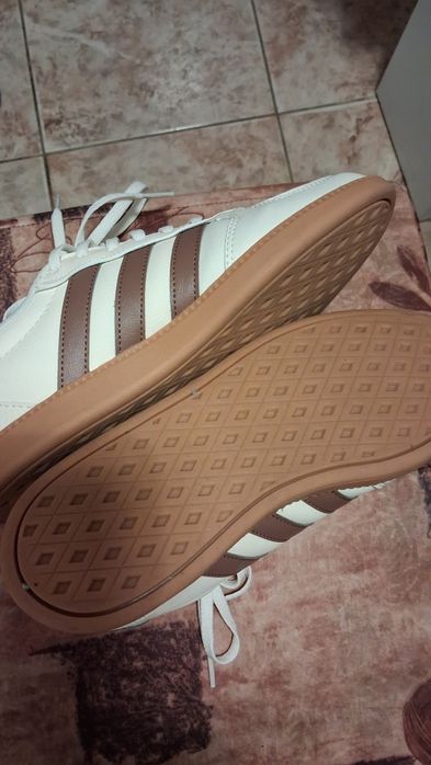 Маратонки adidas