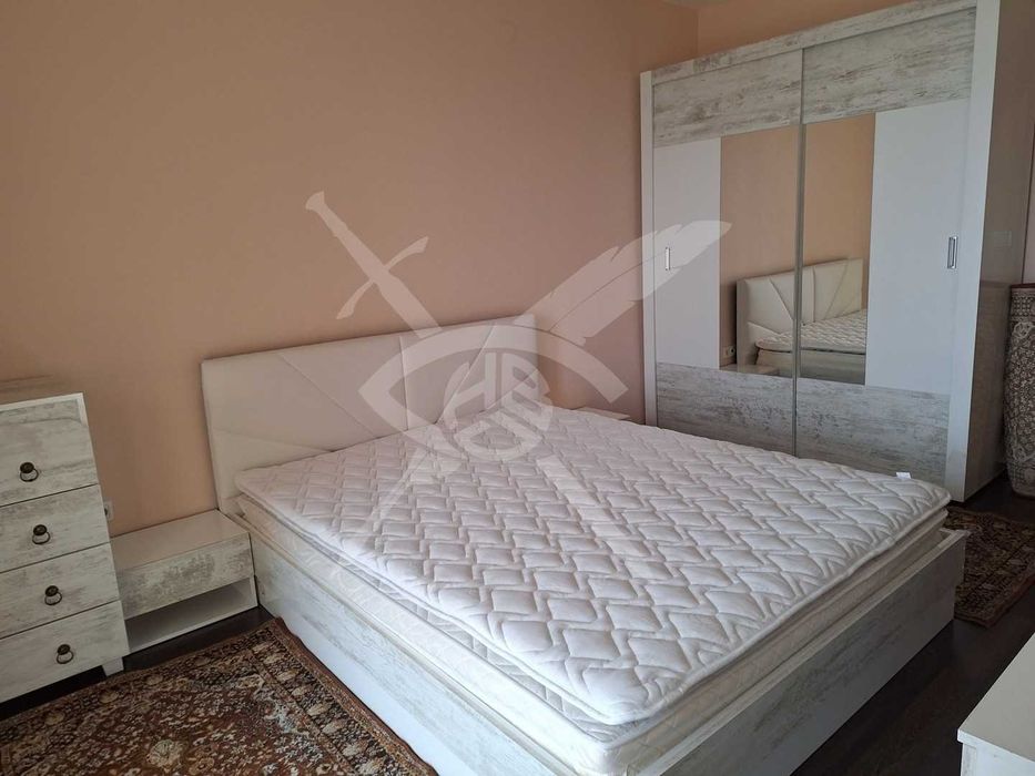 Дава се под наем Тристаен апартамент в София, Красно село - 98 кв.м за 718.08 € - Снимка #1