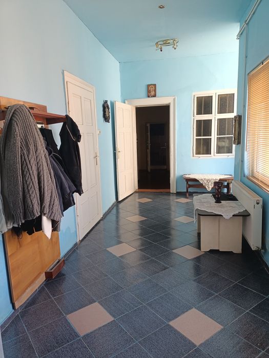 Casă de vânzare în centrul localității Vinga