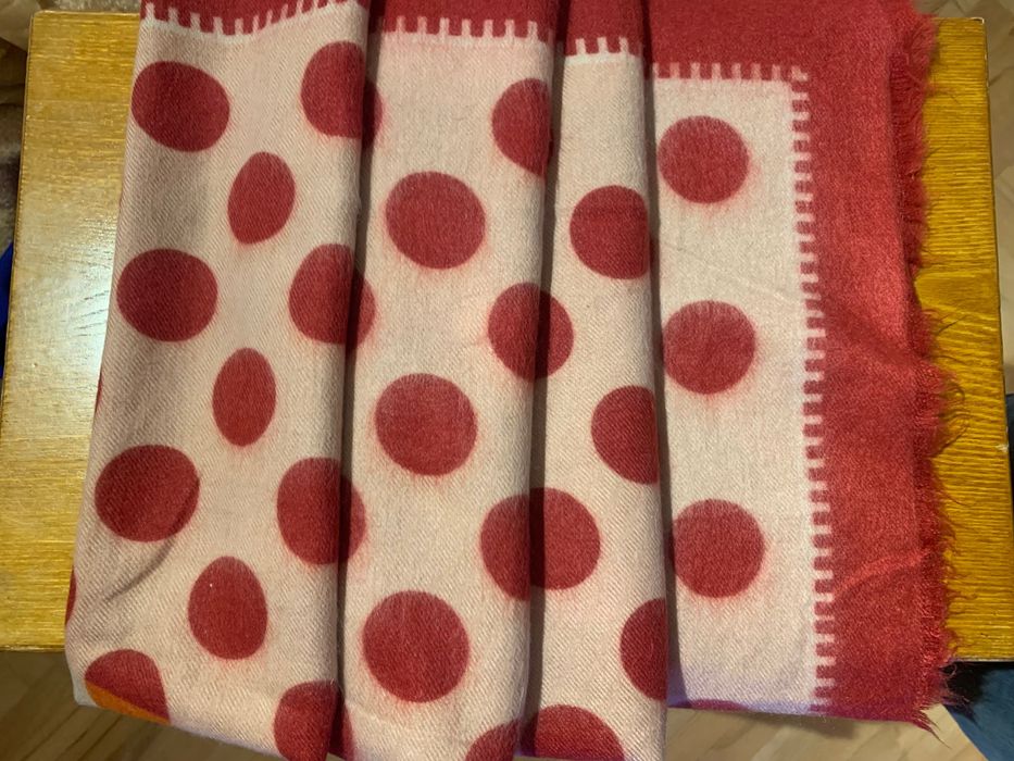 Разкошен шал с десен точки( вълна и вискоза)