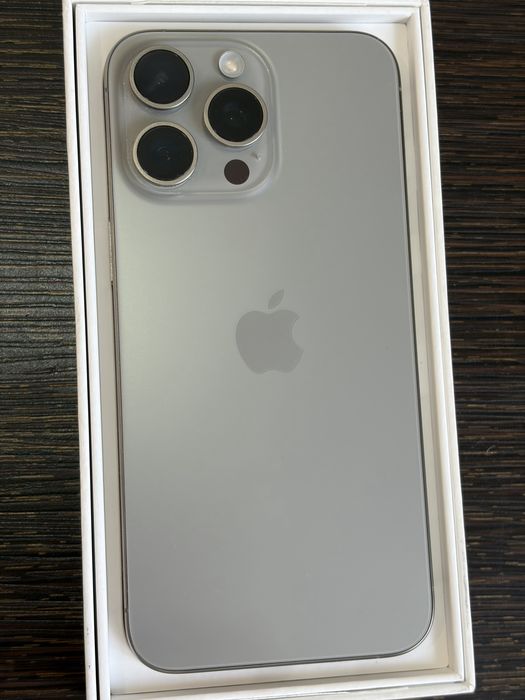 Iphone 15 pro max 256gb.