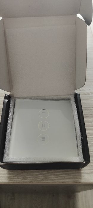Întrerupător smart pt jaluzele