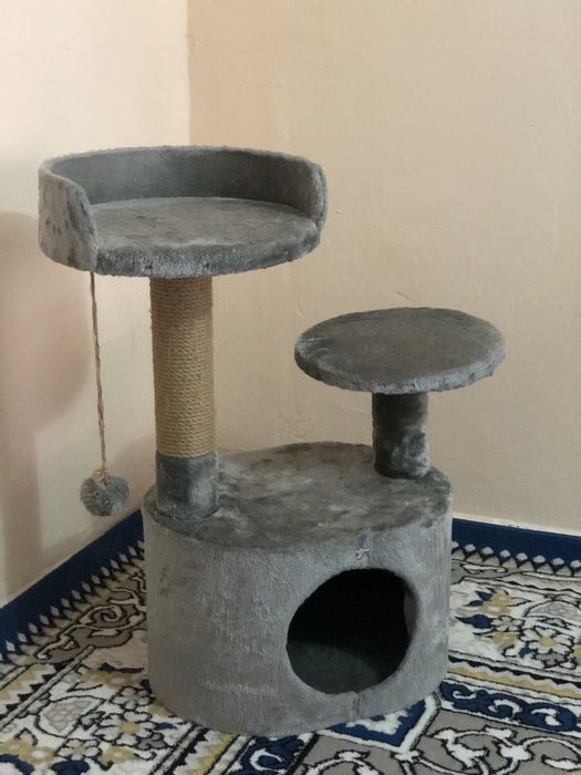 Домик для кошки срочно продам!