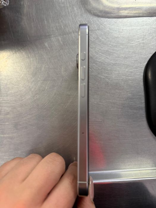 IPhone 16 pro. Белый