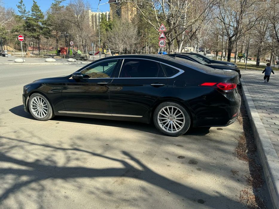 Продам Genesis G80