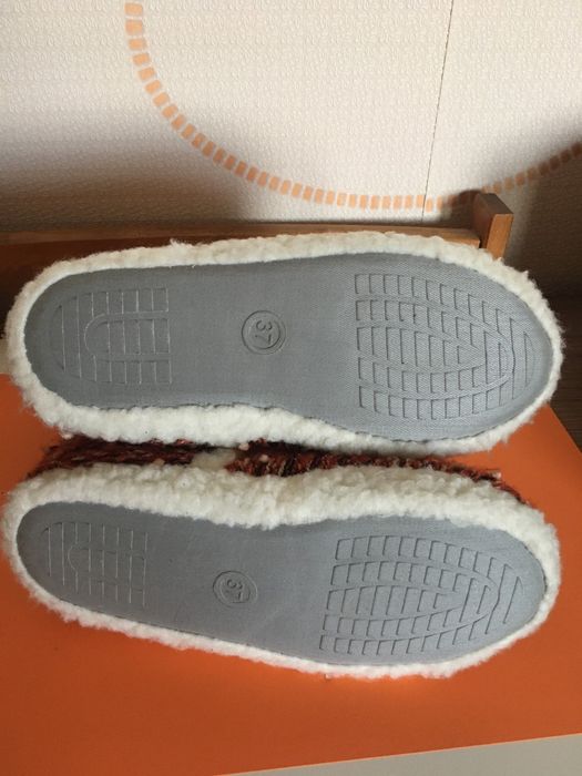 Чисто нови пантофки