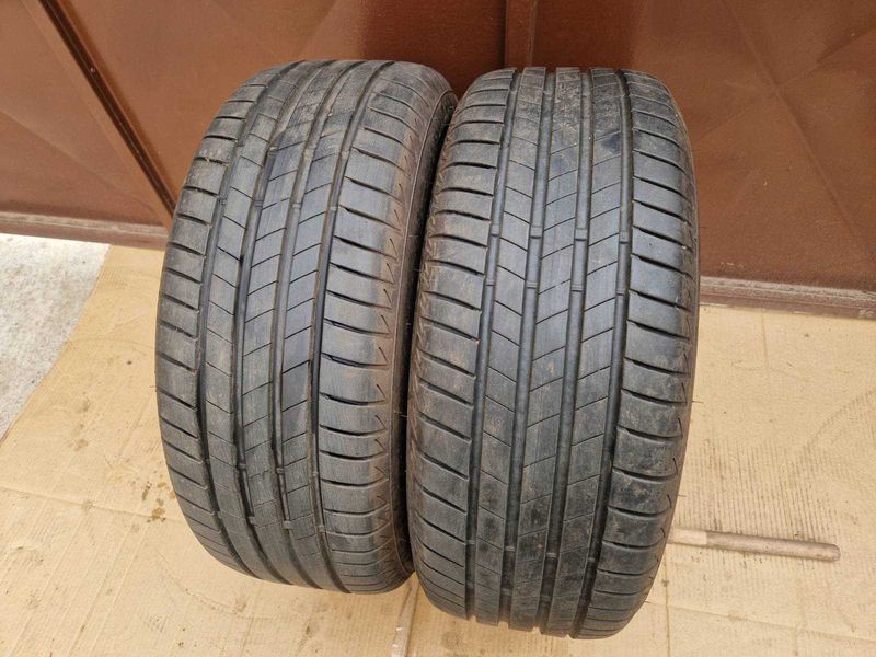 2 anvelope de vara Bridgestone R17 225/55 DOT0523