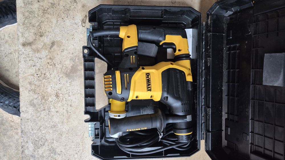 Перфоратор Dewalt D25333