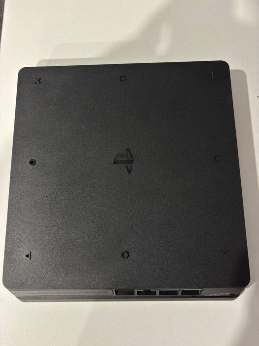 Продам Sony PlayStation 4 1tb с играми