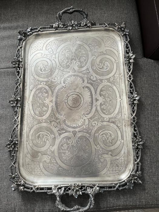 Tava de servire argintata