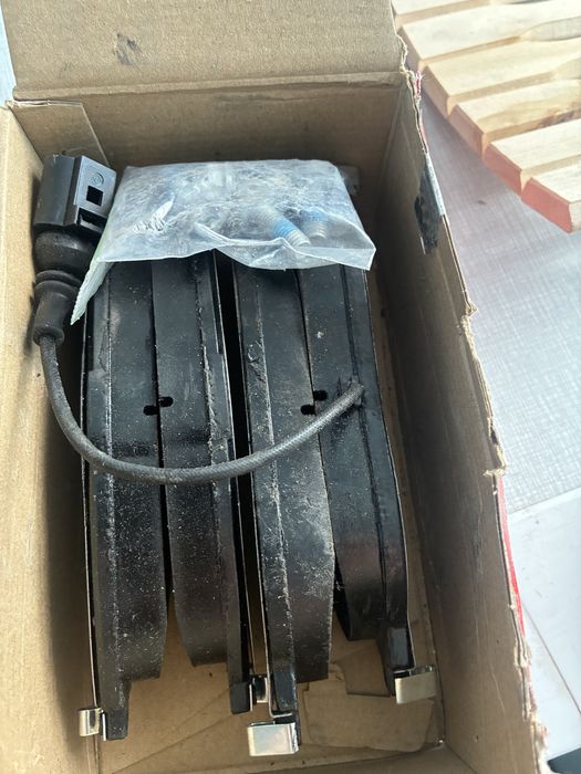 Продам тормозные колодки TRW